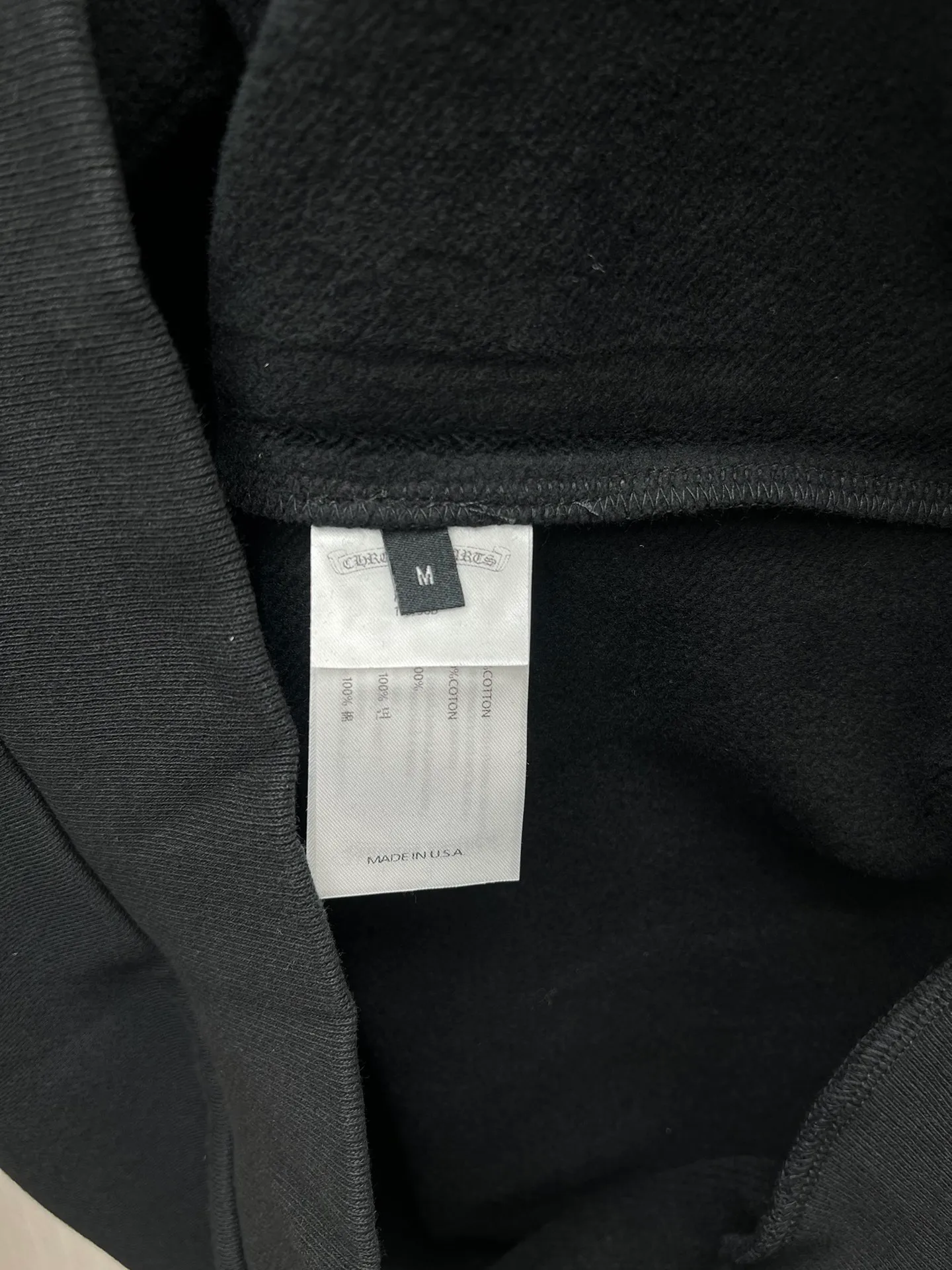 M36—P210 -Chrome Hearts/Chrome Hearts printed sweatshirt cardigan jacket -420 grams of high-density, high-quality wool, soft, delicate and skin-friendly, soft and silky to the touch, warm and skin-friendly -The hardware and zipper accessories are all customized and full of details -Colour: black -Size: S M L XL